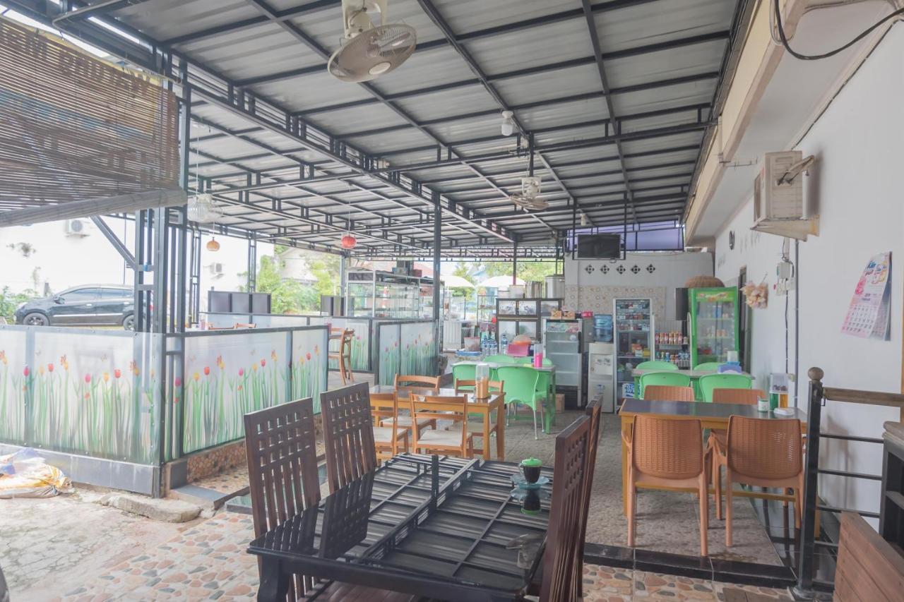 Hotel Reddoorz Near Sepinggan Airport Balikpapan 2 Esterno foto